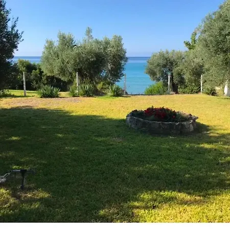 Seastone Beachfront House Chalkidiki Case de vacanță Mola Kalyva