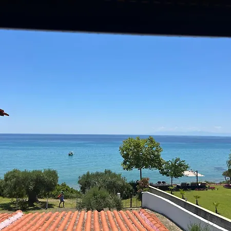 Seastone Beachfront House Chalkidiki Case de vacanță Mola Kalyva