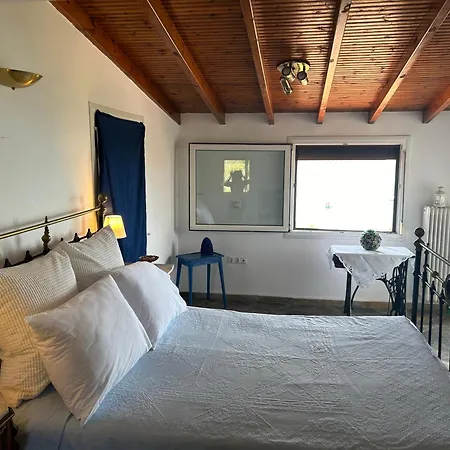 Seastone Beachfront House Chalkidiki Case de vacanță Mola Kalyva